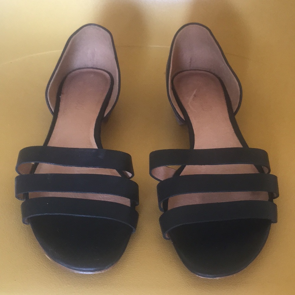 Made well blck leather sandal